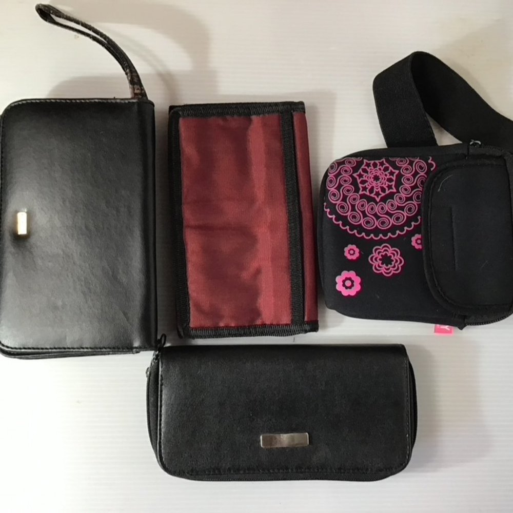 🛑 Lot- Three Wallets- One Camera Case  Buxton Wallet